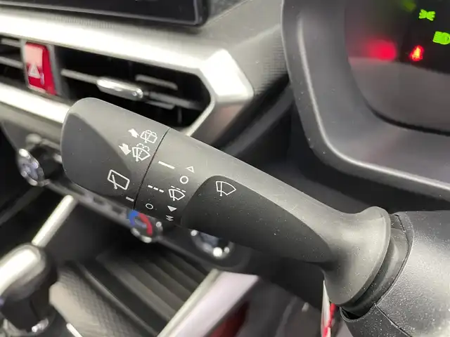 トヨタ ライズ Z 富山県 2019(令1)年 3.9万km ブラックマイカメタリック Apple CarPlay/フルセグTV/バックカメラ/ETC/クルーズコントロール/シートヒーター/横滑り防止装置/コーナーセンサー/衝突被害軽減システム/盗難防止装置/オートマチックハイビーム/フォグランプ/スマートキー/フロアマット