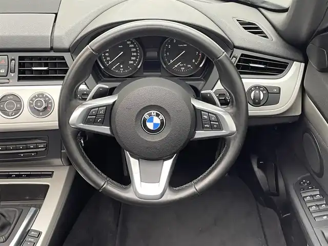 ＢＭＷ Ｚ４ sDrive20i 兵庫県 2012(平24)年 5.6万km 黒 純正ナビ（CD/DVD/BT/AUX）/前後ドラレコ /ETC/電子パーキングブレーキ/スマートキー/MTモード付きAT/パドルシフト/シートカバー/フォグライト/オートライト