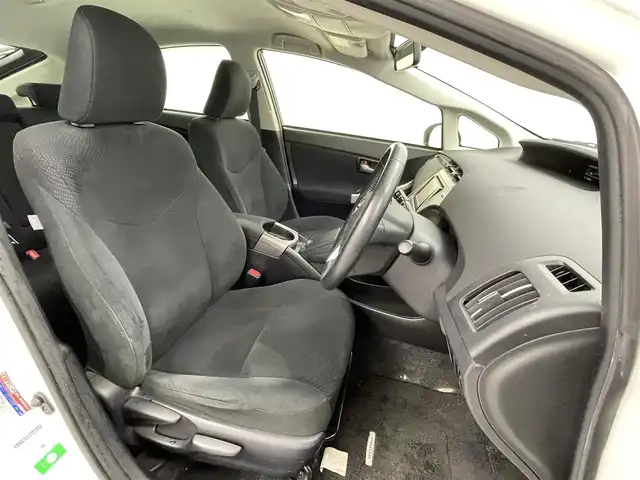 トヨタ プリウス S 愛知県 2015(平27)年 7.7万km ホワイトパールクリスタルシャイン 純正ナビNSCP-W64（ＣＤ・ＤＶＤ・フルセグ・ＢＴ・ＳＤ・ＡＵＸ）/バックカメラ　/ビルトインＥＴＣ　/横滑り防止　/盗難防止装置　/電動格納ミラー　/オートライト　/ＨＩＤライト　/スマートキー　/プッシュスタート