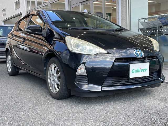 トヨタ アクア S 高知県 2013(平25)年 18.1万km ブラックマイカ 純正ナビ/・Bluetooth/・CD/バックカメラ/ETC/スペアキー
