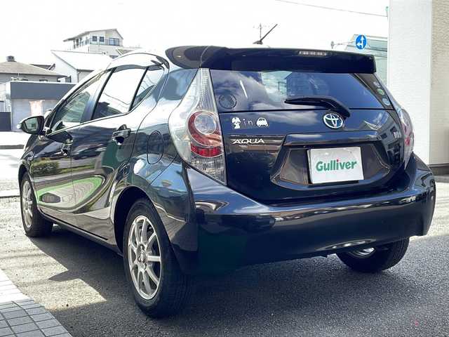 トヨタ アクア S 高知県 2013(平25)年 18.1万km ブラックマイカ 純正ナビ/・Bluetooth/・CD/バックカメラ/ETC/スペアキー