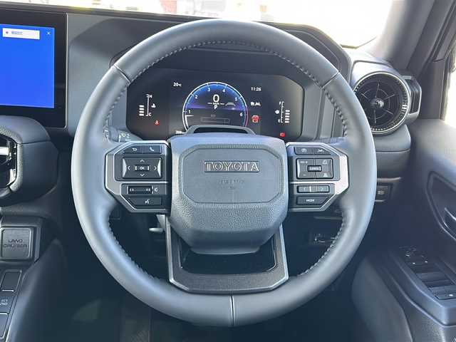 トヨタ ランドクルーザー ２５０ VX 鳥取県 2024(令6)年 0.1万km プラチナホワイトパールマイカ ワンオーナー/登録２０８KM/スマートキーx2個/7人乗り/サンルーフ/ブラックレザー/電子トランスファ４WD/パワーテールゲート/全方位カメラ/メーカーナビゲーション/フルセグ・Bluetooth/ミラーキャスト・HDMI/ドライバー異常対応システム/インテリジェントソナー/プリクラッシュセーフティ/ブラインドスポット/レーンデパーチャー/アダクティブクルーズ/オートハイビーム/フルスクリーンメーター/3ゾーンオートエアコン/前席パワーシート/前席エアーシート・ヒーター/LEDヘッドライト/LEDフォグライト/トノカバー/リアスポイラー/オートリトラクトミラー/ビルトイン２０ETC