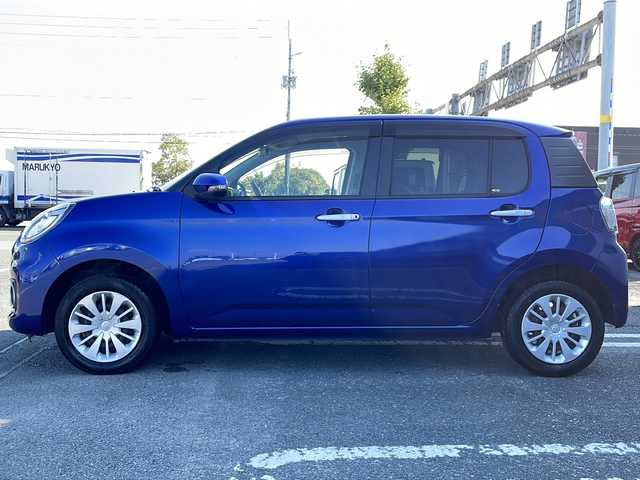 トヨタ パッソ モーダ　S 徳島県 2017(平29)年 3.3万km ディープブルークリスタルマイカ 純正7型ナビ　NSCD-W66/（BT/フルセグ/DISC/USB/ラジオ）/純正フロアマット　/LEDヘッドライト/後方コーナーセンサー/ドライブレコーダー/スマートキー/プッシュスタート/ステアリングリモコン/純正ドアバイザー/衝突被害軽減システム/新車時保証書