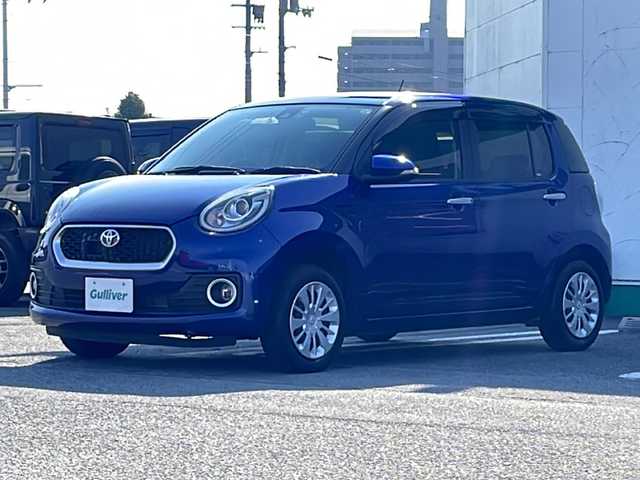 トヨタ パッソ モーダ　S 徳島県 2017(平29)年 3.3万km ディープブルークリスタルマイカ 純正7型ナビ　NSCD-W66/（BT/フルセグ/DISC/USB/ラジオ）/純正フロアマット　/LEDヘッドライト/後方コーナーセンサー/ドライブレコーダー/スマートキー/プッシュスタート/ステアリングリモコン/純正ドアバイザー/衝突被害軽減システム/新車時保証書