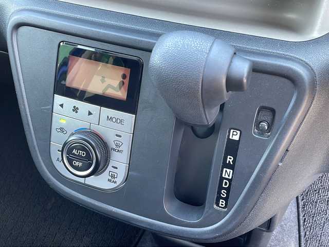 トヨタ パッソ モーダ　S 徳島県 2017(平29)年 3.3万km ディープブルークリスタルマイカ 純正7型ナビ　NSCD-W66/（BT/フルセグ/DISC/USB/ラジオ）/純正フロアマット　/LEDヘッドライト/後方コーナーセンサー/ドライブレコーダー/スマートキー/プッシュスタート/ステアリングリモコン/純正ドアバイザー/衝突被害軽減システム/新車時保証書