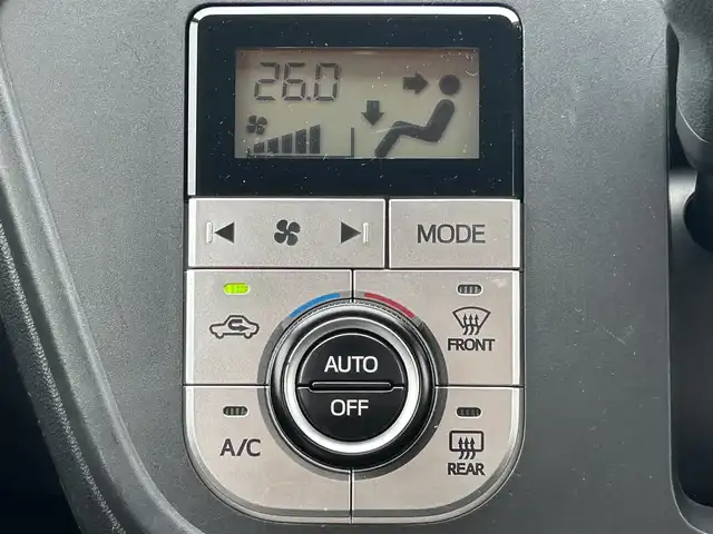 トヨタ パッソ モーダ 兵庫県 2017(平29)年 7.4万km パールホワイトⅢ ワンオーナー/プッシュスタート/ビルトインETC/バックカメラ/CD/DVD/SD/フルセグTV/社外１４インチAW(純正ホイール＋夏タイヤ積込)/アイドリングストップ/ステアリングリモコン/LEDヘッドライト/社外メモリーナビ/純正ドアバイザー/純正フロアマット