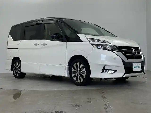 日産 セレナ ハイウェイスター Vセレクション 鹿児島県 2017(平29)年 6.7万km ブリリアントホワイトパール 2トーン 純正SDナビ/（AM/FM/CD/DVD/Bluetooth）/フルセグテレビ/アラウンドビューモニター/クルーズコントロール/両側パワースライドドア /ETC/純正フロアマット/ドアバイザー/純正AW16インチ/オートライト/シートバックテーブル/スマートキー