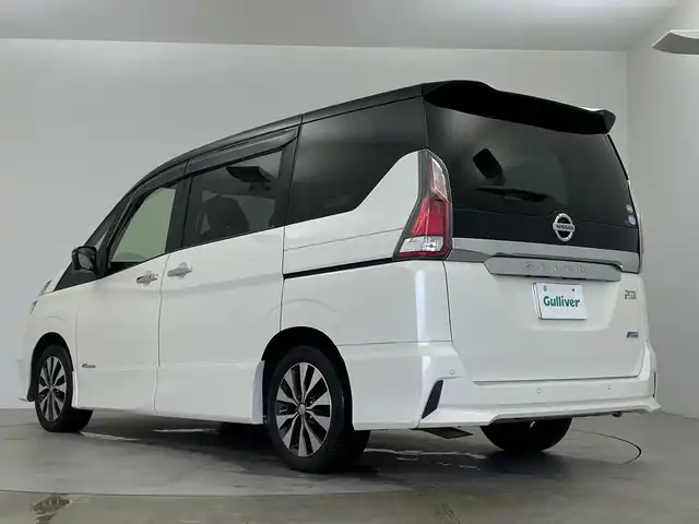 日産 セレナ ハイウェイスター Vセレクション 鹿児島県 2017(平29)年 6.7万km ブリリアントホワイトパール 2トーン 純正SDナビ/（AM/FM/CD/DVD/Bluetooth）/フルセグテレビ/アラウンドビューモニター/クルーズコントロール/両側パワースライドドア /ETC/純正フロアマット/ドアバイザー/純正AW16インチ/オートライト/シートバックテーブル/スマートキー