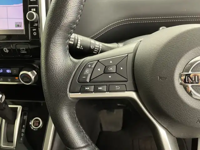 日産 セレナ ハイウェイスター Vセレクション 鹿児島県 2017(平29)年 6.7万km ブリリアントホワイトパール 2トーン 純正SDナビ/（AM/FM/CD/DVD/Bluetooth）/フルセグテレビ/アラウンドビューモニター/クルーズコントロール/両側パワースライドドア /ETC/純正フロアマット/ドアバイザー/純正AW16インチ/オートライト/シートバックテーブル/スマートキー