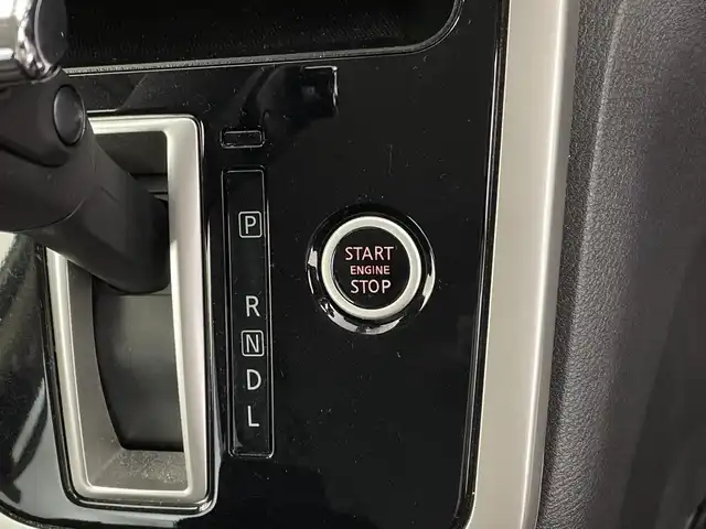 日産 セレナ ハイウェイスター Vセレクション 鹿児島県 2017(平29)年 6.7万km ブリリアントホワイトパール 2トーン 純正SDナビ/（AM/FM/CD/DVD/Bluetooth）/フルセグテレビ/アラウンドビューモニター/クルーズコントロール/両側パワースライドドア /ETC/純正フロアマット/ドアバイザー/純正AW16インチ/オートライト/シートバックテーブル/スマートキー