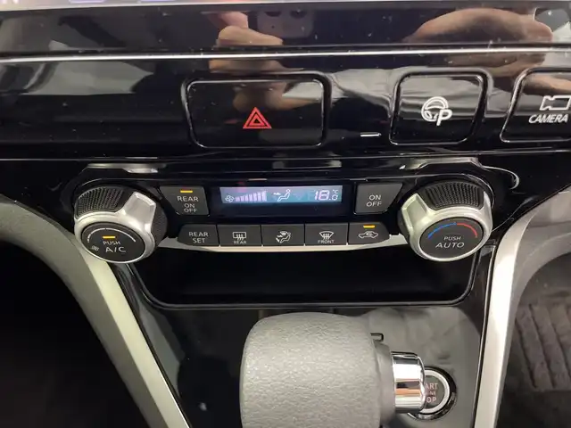 日産 セレナ ハイウェイスター Vセレクション 鹿児島県 2017(平29)年 6.7万km ブリリアントホワイトパール 2トーン 純正SDナビ/（AM/FM/CD/DVD/Bluetooth）/フルセグテレビ/アラウンドビューモニター/クルーズコントロール/両側パワースライドドア /ETC/純正フロアマット/ドアバイザー/純正AW16インチ/オートライト/シートバックテーブル/スマートキー