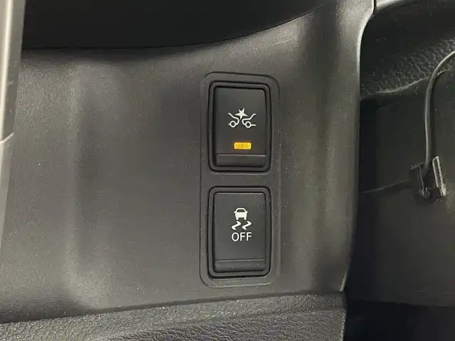 日産 セレナ ハイウェイスター Vセレクション 鹿児島県 2017(平29)年 6.7万km ブリリアントホワイトパール 2トーン 純正SDナビ/（AM/FM/CD/DVD/Bluetooth）/フルセグテレビ/アラウンドビューモニター/クルーズコントロール/両側パワースライドドア /ETC/純正フロアマット/ドアバイザー/純正AW16インチ/オートライト/シートバックテーブル/スマートキー