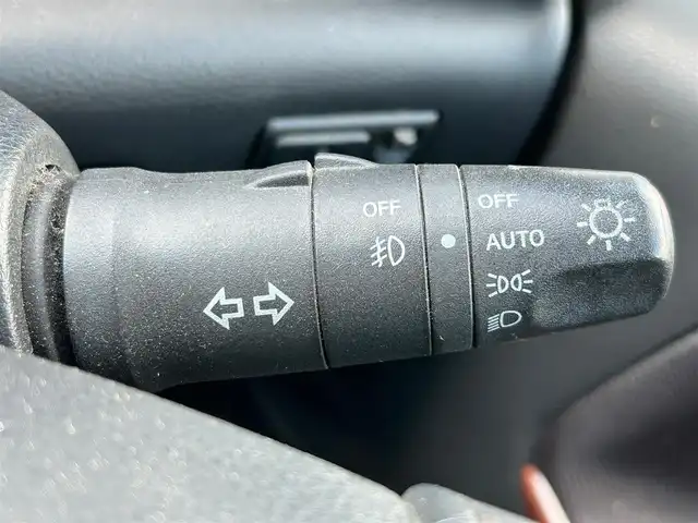日産 エルグランド XL 静岡県 2007(平19)年 9.7万km 白 純正ＤＶＤナビ/後席モニター/バックカメラ/ＥＴＣ/ＴＶ/ダブルオートエアコン/両側パワースライドドア/ステップ/純正フロアマット/スペアキー１本/ウォークスルー/オートライト/パワーステアリング/パワーウィンドウ/３列シート/ABS