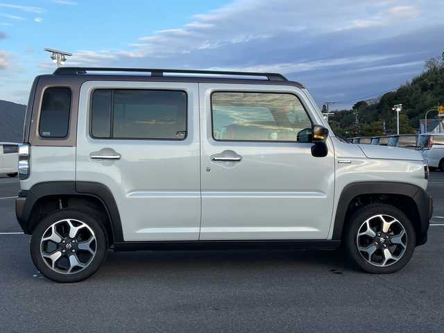 スズキ ハスラー Jスタイル Ⅱ 佐賀県 2022(令4)年 3.1万km ピュアホワイトパール/ウッディブラウン2トーンルーフ 純正8インチナビゲーション(Bluetooth/フルセグ/CD/DVD/)/アダクティブクルーズコントロール/バックカメラ/社外ドライブレコーダー(ZDR-015)/ETC/前席シートヒーター/後方コーナーセンサー/ルーフレール/衝突被害軽減装置/誤発進抑制/車線逸脱警報/純正15インチアルミホイール/LEDヘッドライト/フォグランプ/スマートキー