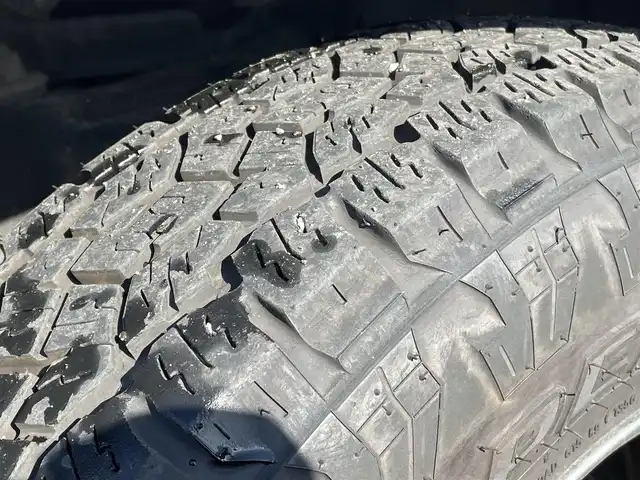 スズキ ジムニー クロスアドベンチャー 道東・釧路十勝 2014(平26)年 5.3万km ガイアブロンズPM 社外ディスプレイオーディオ(FH-8500DVS)/背面タイヤ/ドアバイザー/ETC/キーレスエントリー/シートヒーター/AW付きサマータイヤ積込(175/80R16)