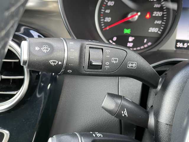 メルセデス・ベンツ ＧＬＣ２２０ d 4マチックスポーツ 本革 石川県 2018(平30)年 4.9万km 黒 アクティブステアリングアシスト/レーンキープアシスト/３６０°カメラ/HUD/BSM/アクティブブレーキアシスト/アテンションアシスト
