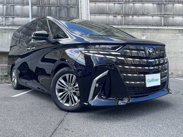 トヨタ アルファード Z 愛知県 2023(令5)年 3.2万km ブラック ワンオーナー/スペアタイヤ/置くだけ充電/純正14インチディスプレイオーディオ+ナビ/フルセグTV・Bluetooth・USB・HDMI/トヨタセーフティセンス/・プリクラッシュセーフティ/・レーントレーシングアシスト/・レーンディパーチャーアラート/・全車速追従機能付レーダークルーズコントロール/・アダプティブハイビームアシスト/・ロードサインアシスト/・ドライバー異常時対応システム/・プロアクティブドライビングアシスト/・発進遅れ告知機能/ブラインドスポットモニター/前席、二列目パワーシート（運転席メモリ機能付き）/前席、二列目シートヒーター/エアシート/両側パワースライドドア/パワーバックドア/ETC2.0/前後ドライブレコーダー（TZ-DR210）/AC100V/社外フロアマット/取扱説明書/保証書/スペアスマートキー/ディーラー点検整備記録 1ヶ月 6ヶ月 R6 R7