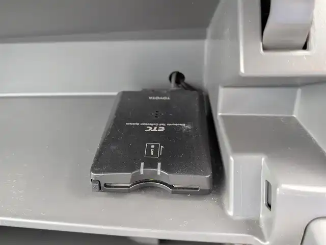 トヨタ プリウス L 福井県 2009(平21)年 10.3万km スーパーホワイトⅡ 純正メモリナビ/AM/FM/ワンセグ/BT/CD/バックカメラ/アイドリングストップ/横滑り防止装置/盗難防止装置/ETC/純正フロアマット/ダブル＋サイドエアバッグ/カーテンエアバッグ/オートライト/スマートキー/純正ホイルキャップ