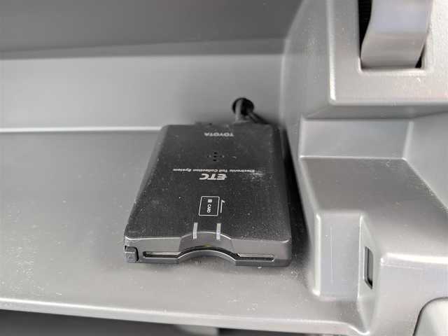 トヨタ プリウス L 福井県 2009(平21)年 10.3万km スーパーホワイトⅡ 純正メモリナビ/AM/FM/ワンセグ/BT/CD/バックカメラ/アイドリングストップ/横滑り防止装置/盗難防止装置/ETC/純正フロアマット/ダブル＋サイドエアバッグ/カーテンエアバッグ/オートライト/スマートキー/純正ホイルキャップ