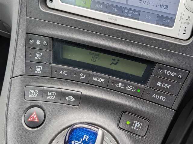 トヨタ プリウス L 福井県 2009(平21)年 10.3万km スーパーホワイトⅡ 純正メモリナビ/AM/FM/ワンセグ/BT/CD/バックカメラ/アイドリングストップ/横滑り防止装置/盗難防止装置/ETC/純正フロアマット/ダブル＋サイドエアバッグ/カーテンエアバッグ/オートライト/スマートキー/純正ホイルキャップ