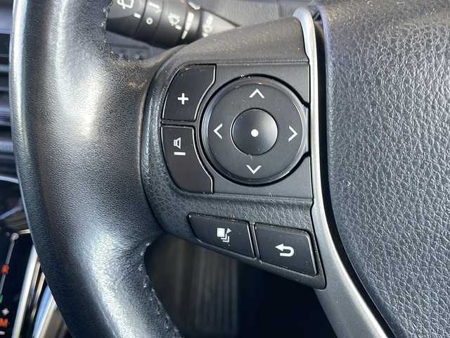 トヨタ ヴォクシー ZS 静岡県 2018(平30)年 7.7万km ホワイトパールクリスタルシャイン 純正SDナビ（AM/FM/CD/DVD/Bluetooth）/社外後席モニター/フルセグTV/バックカメラ/クルーズコントロール/リフトアップシート/両側パワースライドドア/ETC/LEDヘッドライト/LEDフォグランプ/オートライト/純正16インチアルミホイール/バックカメラ/レーンキープアシスト/社外ドライブレコーダー