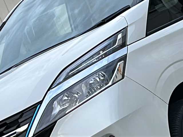 日産 セレナ e－パワー XV 兵庫県 2021(令3)年 3.2万km ブリリアントホワイトパール ワンオーナー/純正10インチナビ/CD/DVD/Bluetooth/フルセグTV/Blu-ray/HDMI/セーフティパックB/プロパイロット/インテリジェントルームミラー/インテリジェントアラウンドビューモニター/電動パーキングブレーキ/オートブレーキホールド/ヒーター付ドアミラー/サイド、カーテンエアバック/ふらつき警報/両側パワースライドドア/ビルトインETC/純正15インチAW/保証書/取説/スペアキー