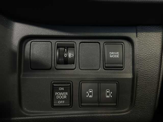 日産 セレナ e－パワー XV 兵庫県 2021(令3)年 3.2万km ブリリアントホワイトパール ワンオーナー/純正10インチナビ/CD/DVD/Bluetooth/フルセグTV/Blu-ray/HDMI/セーフティパックB/プロパイロット/インテリジェントルームミラー/インテリジェントアラウンドビューモニター/電動パーキングブレーキ/オートブレーキホールド/ヒーター付ドアミラー/サイド、カーテンエアバック/ふらつき警報/両側パワースライドドア/ビルトインETC/純正15インチAW/保証書/取説/スペアキー