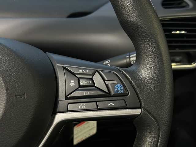 日産 セレナ e－パワー XV 兵庫県 2021(令3)年 3.2万km ブリリアントホワイトパール ワンオーナー/純正10インチナビ/CD/DVD/Bluetooth/フルセグTV/Blu-ray/HDMI/セーフティパックB/プロパイロット/インテリジェントルームミラー/インテリジェントアラウンドビューモニター/電動パーキングブレーキ/オートブレーキホールド/ヒーター付ドアミラー/サイド、カーテンエアバック/ふらつき警報/両側パワースライドドア/ビルトインETC/純正15インチAW/保証書/取説/スペアキー