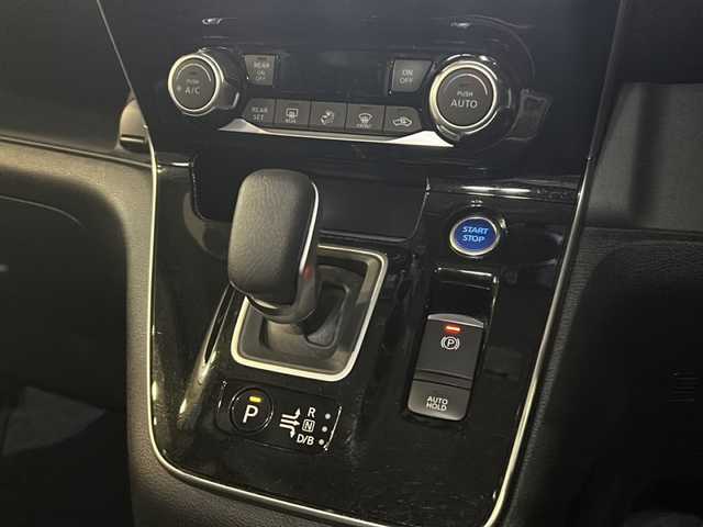 日産 セレナ e－パワー XV 兵庫県 2021(令3)年 3.2万km ブリリアントホワイトパール ワンオーナー/純正10インチナビ/CD/DVD/Bluetooth/フルセグTV/Blu-ray/HDMI/セーフティパックB/プロパイロット/インテリジェントルームミラー/インテリジェントアラウンドビューモニター/電動パーキングブレーキ/オートブレーキホールド/ヒーター付ドアミラー/サイド、カーテンエアバック/ふらつき警報/両側パワースライドドア/ビルトインETC/純正15インチAW/保証書/取説/スペアキー