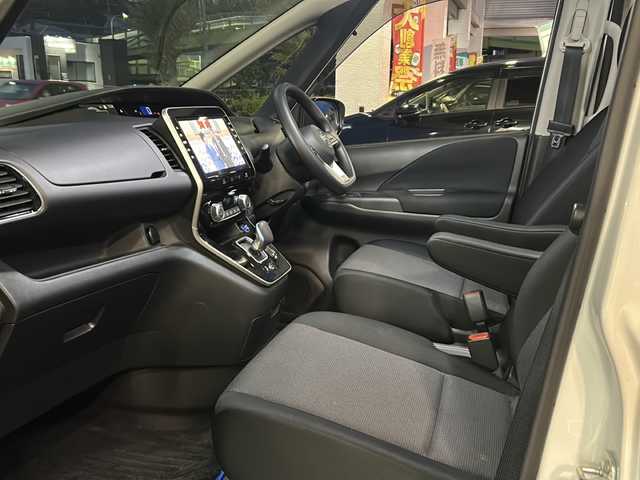 日産 セレナ e－パワー XV 兵庫県 2021(令3)年 3.2万km ブリリアントホワイトパール ワンオーナー/純正10インチナビ/CD/DVD/Bluetooth/フルセグTV/Blu-ray/HDMI/セーフティパックB/プロパイロット/インテリジェントルームミラー/インテリジェントアラウンドビューモニター/電動パーキングブレーキ/オートブレーキホールド/ヒーター付ドアミラー/サイド、カーテンエアバック/ふらつき警報/両側パワースライドドア/ビルトインETC/純正15インチAW/保証書/取説/スペアキー