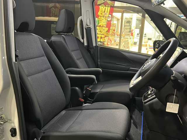 日産 セレナ e－パワー XV 兵庫県 2021(令3)年 3.2万km ブリリアントホワイトパール ワンオーナー/純正10インチナビ/CD/DVD/Bluetooth/フルセグTV/Blu-ray/HDMI/セーフティパックB/プロパイロット/インテリジェントルームミラー/インテリジェントアラウンドビューモニター/電動パーキングブレーキ/オートブレーキホールド/ヒーター付ドアミラー/サイド、カーテンエアバック/ふらつき警報/両側パワースライドドア/ビルトインETC/純正15インチAW/保証書/取説/スペアキー