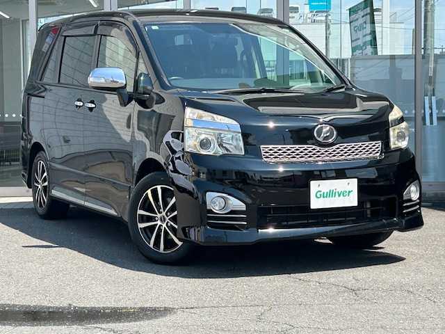 トヨタ ヴォクシー ZS 煌Z 青森県 2013(平25)年 10万km ブラック 純正HDDナビ（フルセグ/BlueTooth）/社外スタッドレスタイヤ積込/両側パワースライドドア/バックカメラ/スマートキー/キセノンヘッドライト/ハーフレザーシート/8人乗り/MTモード/保証書/取扱説明書/ナビ説明書