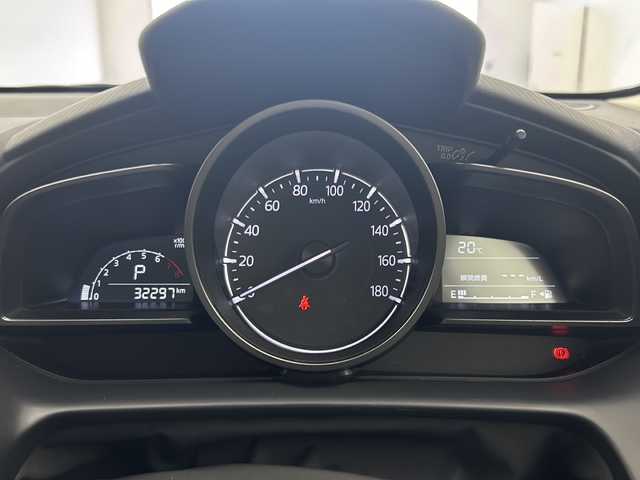 マツダ マツダ２ 15S スマートエディション 宮城県 2022(令4)年 3.3万km スノーフレイクホワイトパールマイカ 4WD/純正ナビ(AM/FM/BT)/全方位モニター/i-ACTIVSENSE　/　・スマートシティブレーキサポート /　・車線逸脱警報システム /　・横滑り防止装置 /　・ブラインドスポットモニタ /ステアリングスイッチ /ETC /LEDライト /オートライト /プッシュスタート /社外アルミホイール/社外フロアマット