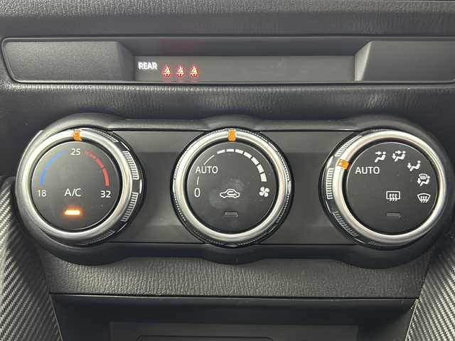 マツダ マツダ２ 15S スマートエディション 宮城県 2022(令4)年 3.3万km スノーフレイクホワイトパールマイカ 4WD/純正ナビ(AM/FM/BT)/全方位モニター/i-ACTIVSENSE　/　・スマートシティブレーキサポート /　・車線逸脱警報システム /　・横滑り防止装置 /　・ブラインドスポットモニタ /ステアリングスイッチ /ETC /LEDライト /オートライト /プッシュスタート /社外アルミホイール/社外フロアマット