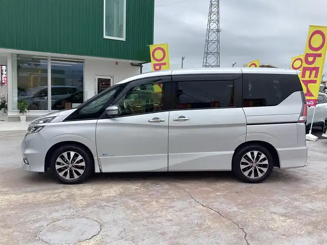 日産 セレナ ハイウェイスター 京都府 2016(平28)年 4.2万km ブリリアントシルバー ワンオーナー/禁煙/車検：令和7年12月14日/純正ナビ8インチ（MM516D-L)/フルセグTV/フリップダウンモニター/両側パワースライドドア/アラウンドビューモニター/BluetoothCD DVD/ETC/クルーズコントロール/LEDヘッドライト/フロントフォグライト/取扱説明書/新車保証書/スペアインテリジェントキー