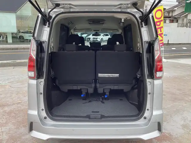 日産 セレナ ハイウェイスター 京都府 2016(平28)年 4.2万km ブリリアントシルバー ワンオーナー/禁煙/車検：令和7年12月14日/純正ナビ8インチ（MM516D-L)/フルセグTV/フリップダウンモニター/両側パワースライドドア/アラウンドビューモニター/BluetoothCD DVD/ETC/クルーズコントロール/LEDヘッドライト/フロントフォグライト/取扱説明書/新車保証書/スペアインテリジェントキー