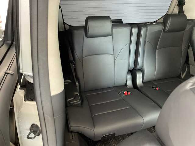 トヨタ アルファード S Cパッケージ 兵庫県 2021(令3)年 2.6万km ホワイトパールクリスタルシャイン ・Wサンルーフ/・社外エアロ/・社外4本出しマフラー/・ダウンサス/・トヨタセーフティーセンス/・プリクラッシュセーフティ/・レーントレーシングアシスト/・クリアランスソナー/・パーキングサポートブレーキ/・リヤクロストラフィックアラート/・BSM/・ロードサインアシスト/・ナノイー/・レーダークルーズコントロール/・オートマチックハイビーム/・純正9型ナビ＆フルセグ＆BT＆USB＆DVD/・バックカメラ/・純正12.1型フリップダウンモニター/・両側パワースライドドア/・パワーバックドア/・ビルトインETC2.0/・ステアリングヒーター/・ステアリングリモコン/・デジタルインナーミラー/・社外前後ドライブレコーダー/・合皮シート/・前席シートヒーター/・前席シートベンチレーション/・運転席メモリーシート/・2列目オットマン/・助手席オットマン/・3眼LEDヘッドライト/・フォグ/・オートライト/・スマートキー/・スペアキー/・プッシュスタート/・電子パーキング/・オートホールド/・純正18インチアルミホイール