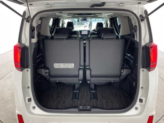 トヨタ アルファード S Cパッケージ 兵庫県 2021(令3)年 2.6万km ホワイトパールクリスタルシャイン ・Wサンルーフ/・社外エアロ/・社外4本出しマフラー/・ダウンサス/・トヨタセーフティーセンス/・プリクラッシュセーフティ/・レーントレーシングアシスト/・クリアランスソナー/・パーキングサポートブレーキ/・リヤクロストラフィックアラート/・BSM/・ロードサインアシスト/・ナノイー/・レーダークルーズコントロール/・オートマチックハイビーム/・純正9型ナビ＆フルセグ＆BT＆USB＆DVD/・バックカメラ/・純正12.1型フリップダウンモニター/・両側パワースライドドア/・パワーバックドア/・ビルトインETC2.0/・ステアリングヒーター/・ステアリングリモコン/・デジタルインナーミラー/・社外前後ドライブレコーダー/・合皮シート/・前席シートヒーター/・前席シートベンチレーション/・運転席メモリーシート/・2列目オットマン/・助手席オットマン/・3眼LEDヘッドライト/・フォグ/・オートライト/・スマートキー/・スペアキー/・プッシュスタート/・電子パーキング/・オートホールド/・純正18インチアルミホイール