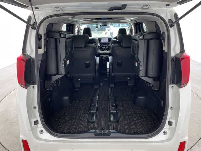 トヨタ アルファード S Cパッケージ 兵庫県 2021(令3)年 2.6万km ホワイトパールクリスタルシャイン ・Wサンルーフ/・社外エアロ/・社外4本出しマフラー/・ダウンサス/・トヨタセーフティーセンス/・プリクラッシュセーフティ/・レーントレーシングアシスト/・クリアランスソナー/・パーキングサポートブレーキ/・リヤクロストラフィックアラート/・BSM/・ロードサインアシスト/・ナノイー/・レーダークルーズコントロール/・オートマチックハイビーム/・純正9型ナビ＆フルセグ＆BT＆USB＆DVD/・バックカメラ/・純正12.1型フリップダウンモニター/・両側パワースライドドア/・パワーバックドア/・ビルトインETC2.0/・ステアリングヒーター/・ステアリングリモコン/・デジタルインナーミラー/・社外前後ドライブレコーダー/・合皮シート/・前席シートヒーター/・前席シートベンチレーション/・運転席メモリーシート/・2列目オットマン/・助手席オットマン/・3眼LEDヘッドライト/・フォグ/・オートライト/・スマートキー/・スペアキー/・プッシュスタート/・電子パーキング/・オートホールド/・純正18インチアルミホイール