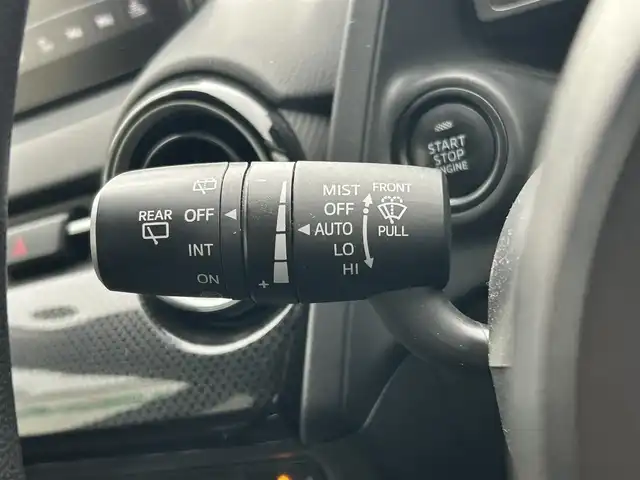 マツダ デミオ 13S 新潟県 2016(平28)年 6.3万km マシーングレープレミアムM 純正ナビ【フルセグTV/FM・AM/BT】/アイドリングストップ/衝突軽減/シートヒーター/ETC/オートライト/スマートキー/プッシュスタート/ステアリングスイッチ/サマータイヤ付き