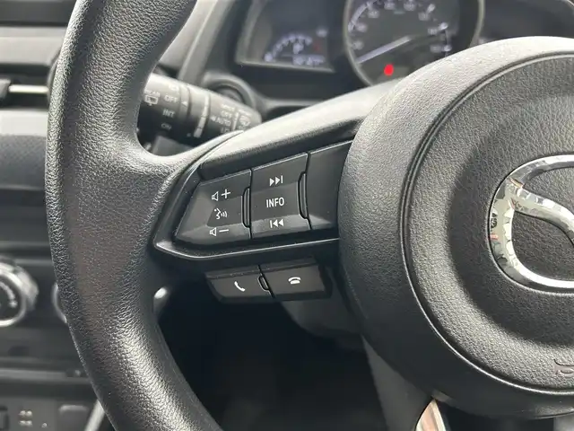 マツダ デミオ 13S 新潟県 2016(平28)年 6.3万km マシーングレープレミアムM 純正ナビ【フルセグTV/FM・AM/BT】/アイドリングストップ/衝突軽減/シートヒーター/ETC/オートライト/スマートキー/プッシュスタート/ステアリングスイッチ/サマータイヤ付き