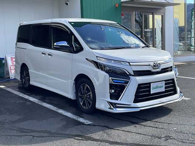 トヨタ ヴォクシー ZS 煌Ⅲ 京都府 2021(令3)年 6.5万km ホワイトパールクリスタルシャイン モデリスタエアロ　純正１０インチナビ　フルセグ　Ｂｌｕｅｔｏｏｔｈオーディオ　ＤＶＤ再生　バックカメラ　プリクラッシュセーフティ　クルーズコントロール　両側パワースライド　ＬＥＤヘッドライト　禁煙車
