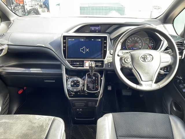 トヨタ ヴォクシー ZS 煌Ⅲ 京都府 2021(令3)年 6.5万km ホワイトパールクリスタルシャイン モデリスタエアロ　純正１０インチナビ　フルセグ　Ｂｌｕｅｔｏｏｔｈオーディオ　ＤＶＤ再生　バックカメラ　プリクラッシュセーフティ　クルーズコントロール　両側パワースライド　ＬＥＤヘッドライト　禁煙車