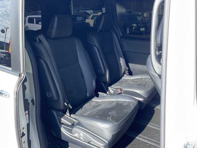 トヨタ ヴォクシー ZS 煌Ⅲ 京都府 2021(令3)年 6.5万km ホワイトパールクリスタルシャイン モデリスタエアロ　純正１０インチナビ　フルセグ　Ｂｌｕｅｔｏｏｔｈオーディオ　ＤＶＤ再生　バックカメラ　プリクラッシュセーフティ　クルーズコントロール　両側パワースライド　ＬＥＤヘッドライト　禁煙車