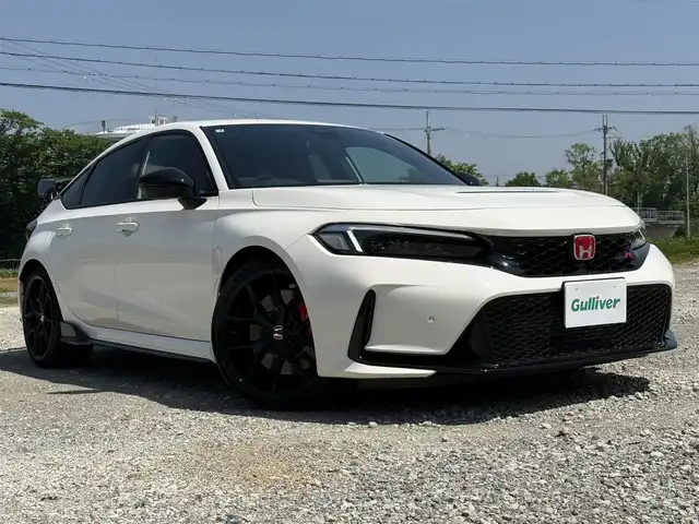 ホンダ シビック タイプR 兵庫県 2025(令7)年 0.3万km チャンピオンシップホワイト ワンオーナー/純正ナビ/フルセグテレビ/バックモニター/純正19インチアルミホイール/専用フロントスポイラー/オートハイビーム/ブラインドスポットモニター/ETC2.0/レーダークルーズコントロール＆レーンアシスト/専用フロアマット