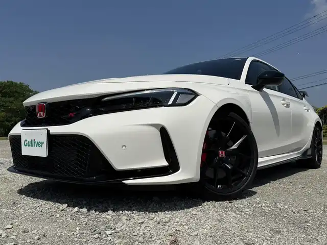 ホンダ シビック タイプR 兵庫県 2025(令7)年 0.3万km チャンピオンシップホワイト ワンオーナー/純正ナビ/フルセグテレビ/バックモニター/純正19インチアルミホイール/専用フロントスポイラー/オートハイビーム/ブラインドスポットモニター/ETC2.0/レーダークルーズコントロール＆レーンアシスト/専用フロアマット