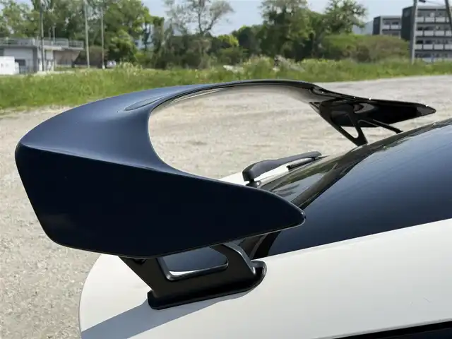 ホンダ シビック タイプR 兵庫県 2025(令7)年 0.3万km チャンピオンシップホワイト ワンオーナー/純正ナビ/フルセグテレビ/バックモニター/純正19インチアルミホイール/専用フロントスポイラー/オートハイビーム/ブラインドスポットモニター/ETC2.0/レーダークルーズコントロール＆レーンアシスト/専用フロアマット