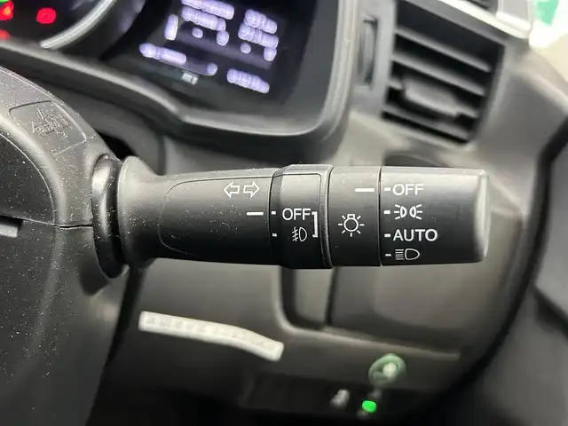 ホンダ フィット 13G L ホンダセンシング 鹿児島県 2018(平30)年 1.1万km プレミアムホワイトパールⅡ 社外オーディオ/Honda SENSING/　・衝突軽減ブレーキ/　・アダプティブクルーズコントロール/　・誤発進抑制機能/　・歩行者事故低減ステアリング/　・ＬＫＡＳ/　・先行車発進お知らせ機能/　・標識認識機能/電動格納ミラー/ＬＥＤヘッドライト/フォグライト/オートライト