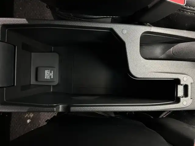 ホンダ フィット 13G L ホンダセンシング 鹿児島県 2018(平30)年 1.1万km プレミアムホワイトパールⅡ 社外オーディオ/Honda SENSING/　・衝突軽減ブレーキ/　・アダプティブクルーズコントロール/　・誤発進抑制機能/　・歩行者事故低減ステアリング/　・ＬＫＡＳ/　・先行車発進お知らせ機能/　・標識認識機能/電動格納ミラー/ＬＥＤヘッドライト/フォグライト/オートライト