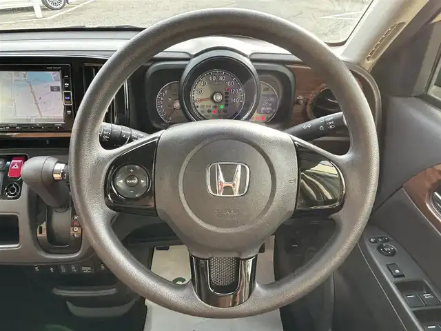 ホンダ Ｎ ＯＮＥ セレクト 大分県 2018(平30)年 5.3万km プレミアムアイボリーパールⅡ 純正ナビ（ＡＭ／ＦＭ／ＴＶ／ＢＴ／ＵＳＢ／ＣＤ／ＤＶＤ）/フルセグＴＶ/バックカメラ/ＥＴＣ/純正フロアマット/合皮コンビシート/１列目シートヒーター/ＵＳＢ入力端子/ＣＴＢＡ/ウィンカーミラー/横滑り防止装置/ワンオーナー/保証書/取扱説明書